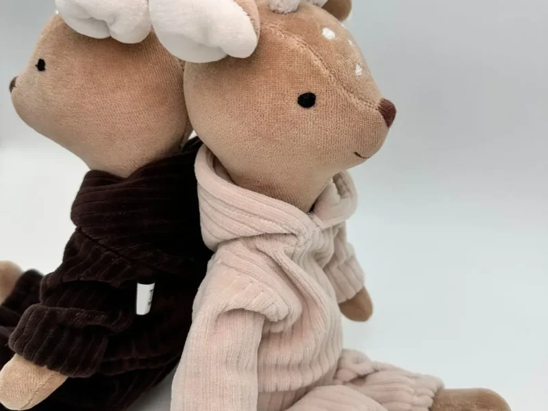 jelonek w kremowym dresie